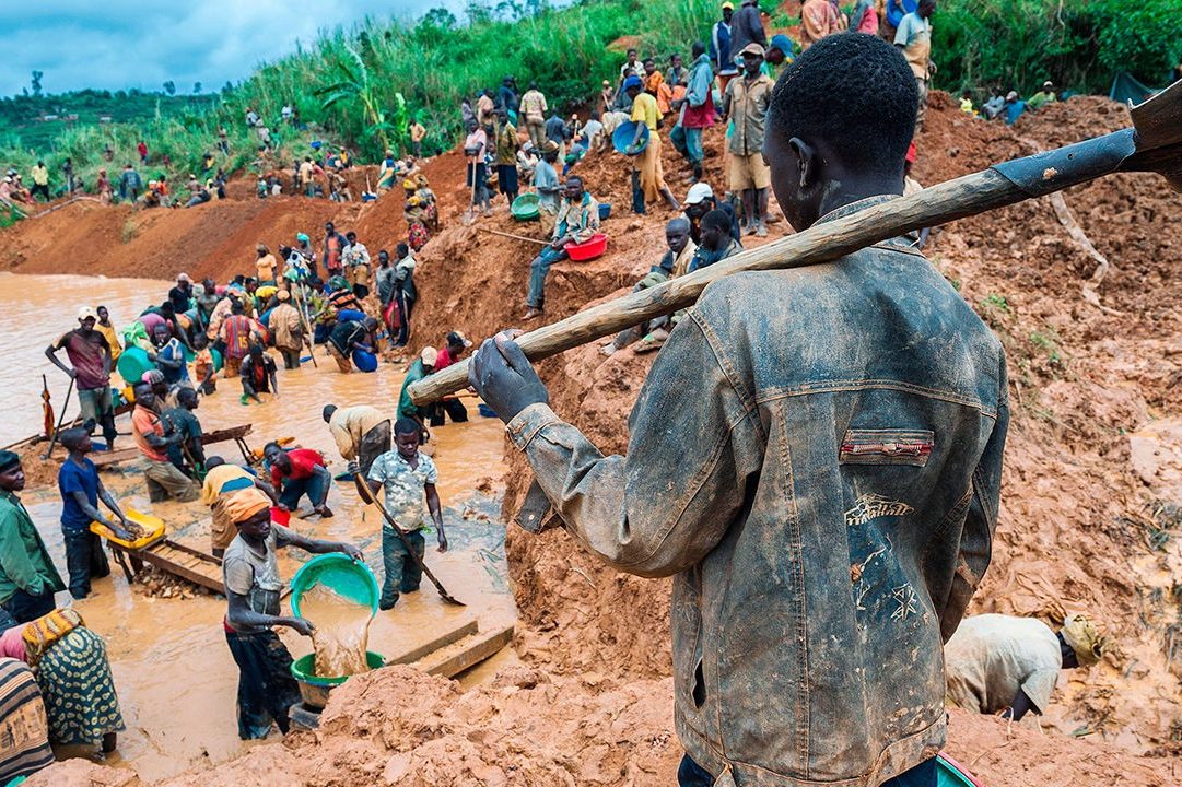 Artisanal gold miners near Iga Barriere, Ituri, Democratic Republic of Congo