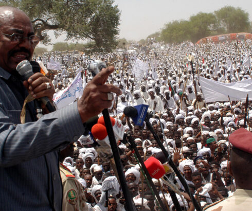 Sudan's President Bashir addresses hundreds of his supporters